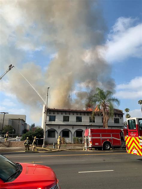 2-alarm fire reported at commercial building